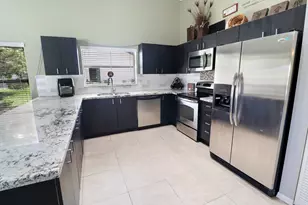 2661 Forest Dr, Miramar, FL 33025 - Photo 9