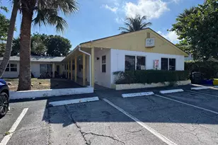 110 Cascade Ln, West Palm Beach, FL 33404 - Photo 7