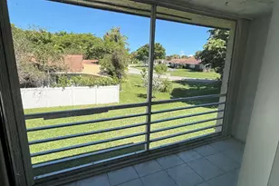 5515 N Lakewood Circle N, Margate, FL 33063 - Photo 3