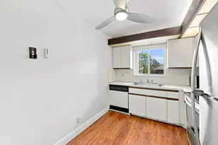 7432 Ashmont Cir, Tamarac, FL 33321 - Photo 9
