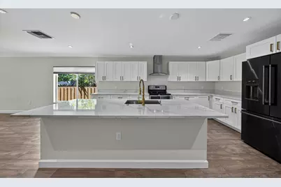 410 NE 34th Street, Oakland Park, FL 33334 - Photo 5