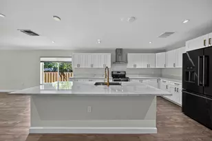 410 NE 34th St, Oakland Park, FL 33334 - Photo 5