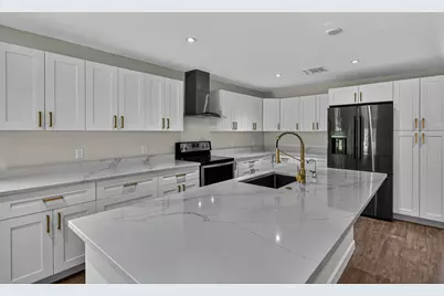 410 NE 34th Street, Oakland Park, FL 33334 - Photo 9