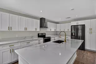 410 NE 34th St, Oakland Park, FL 33334 - Photo 9