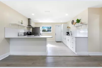 3914 Serubi Avenue, Palm Springs, FL 33461 - Photo 3