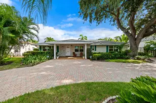 129 Alhambra Pl, West Palm Beach, FL 33405 - Photo 3