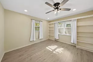 129 Alhambra Pl, West Palm Beach, FL 33405 - Photo 25