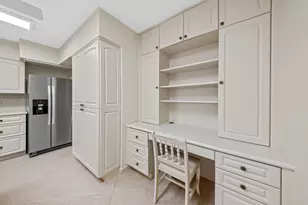 129 Alhambra Pl, West Palm Beach, FL 33405 - Photo 13