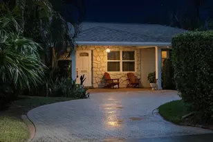 129 Alhambra Pl, West Palm Beach, FL 33405 - Photo 1