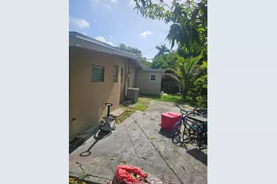 6134 Hogan Creek Road, Margate, FL 33063 - Photo 13
