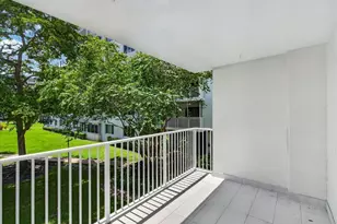 4200 Hillcrest Dr, Hollywood, FL 33021 - Photo 31