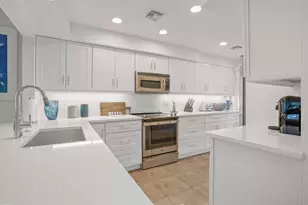 13307 Polo Club Rd, Wellington, FL 33414 - Photo 9