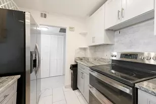 3800 N Hills Dr, Hollywood, FL 33021 - Photo 1