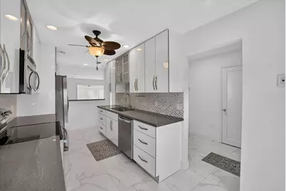 21682 Cypress Road #11d, Boca Raton, FL 33433 - Photo 11