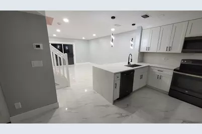 20873 NW 3rd Lane, Pembroke Pines, FL 33029 - Photo 3