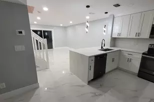 20873 NW 3rd Ln, Pembroke Pines, FL 33029 - Photo 3