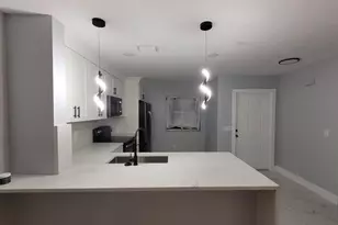 20873 NW 3rd Ln, Pembroke Pines, FL 33029 - Photo 5