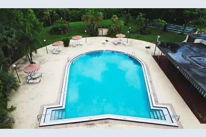 1681 NW 70th Avenue #402, Plantation, FL 33313 - Photo 7