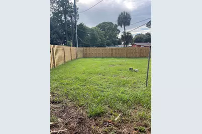 805 N 27th Street, Fort Pierce, FL 34947 - Photo 3