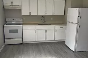 805 N 27th St, Fort Pierce, FL 34947 - Photo 5