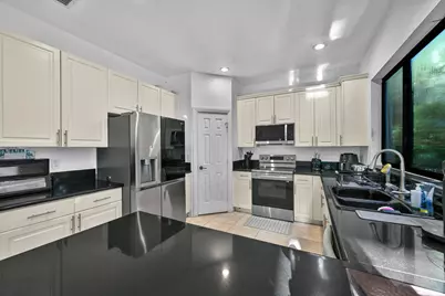 11695 NW 2nd Street, Plantation, FL 33325 - Photo 17