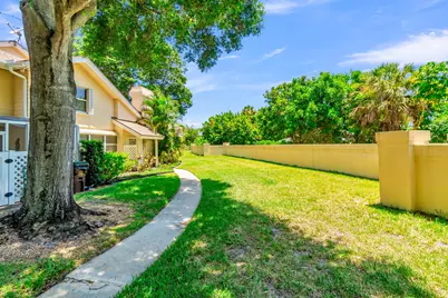 8120 Northboro Court #20A, Lake Clarke Shores, FL 33406 - Photo 9