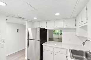 1050 Country Club Dr, Margate, FL 33063 - Photo 13