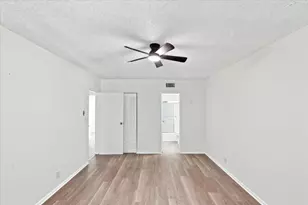 1050 Country Club Dr, Margate, FL 33063 - Photo 23