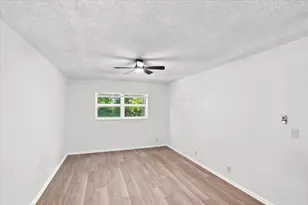 1050 Country Club Dr, Margate, FL 33063 - Photo 23