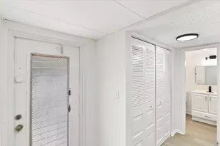 1050 Country Club Dr, Margate, FL 33063 - Photo 13