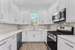 542 Tomahawk Ct, Palm Beach Gardens, FL 33410 - Photo 9