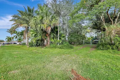 673 SE Damask Avenue, Port Saint Lucie, FL 34983 - Photo 3