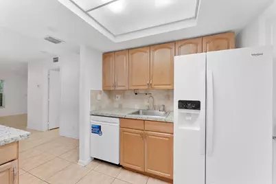 1945 NW 4th Avenue #42c, Boca Raton, FL 33432 - Photo 5