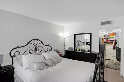 7980 N French Drive #3-202, Pembroke Pines, FL 33024 - Photo 15