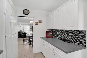 7980 N French Dr, Pembroke Pines, FL 33024 - Photo 7