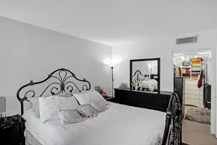 7980 N French Dr, Pembroke Pines, FL 33024 - Photo 15