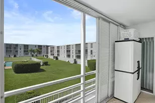 7980 N French Dr, Pembroke Pines, FL 33024 - Photo 25