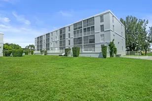 7980 N French Dr, Pembroke Pines, FL 33024 - Photo 29