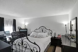 7980 N French Dr, Pembroke Pines, FL 33024 - Photo 13