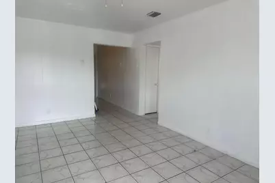4120 NW 39th Avenue, Lauderdale Lakes, FL 33309 - Photo 3