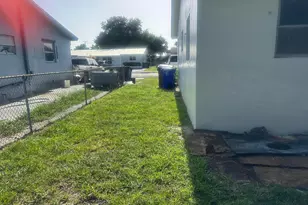 4120 NW 39th Ave, Lauderdale Lakes, FL 33309 - Photo 19