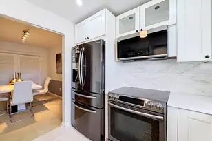 2121 NE 68th St, Fort Lauderdale, FL 33308 - Photo 7