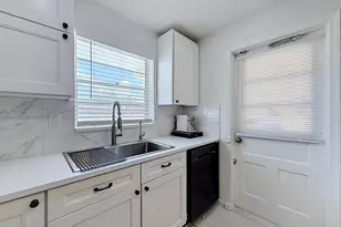 2121 NE 68th St, Fort Lauderdale, FL 33308 - Photo 7