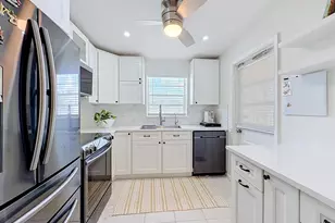 2121 NE 68th St, Fort Lauderdale, FL 33308 - Photo 3