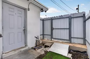 709 13th St, West Palm Beach, FL 33401 - Photo 9