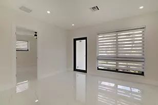421 Fontana Dr, Palm Springs, FL 33461 - Photo 3