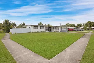 421 Fontana Dr, Palm Springs, FL 33461 - Photo 31
