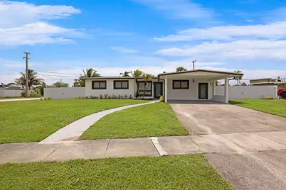 421 Fontana Drive, Palm Springs, FL 33461 - Photo 29