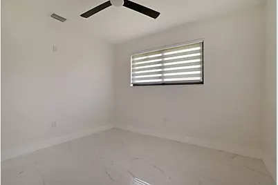 421 Fontana Drive, Palm Springs, FL 33461 - Photo 23