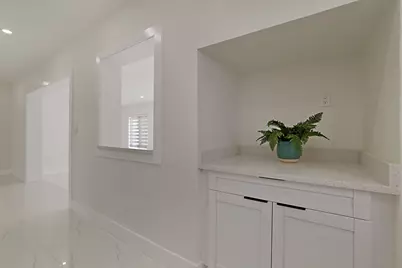 421 Fontana Drive, Palm Springs, FL 33461 - Photo 9